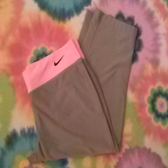 Grey nike capri yoga pants - Picture 2 of 4