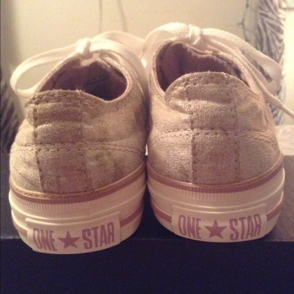 🎀SOLD!🎀 Converse One-Star sz Women's 6 - Picture 3 of 4