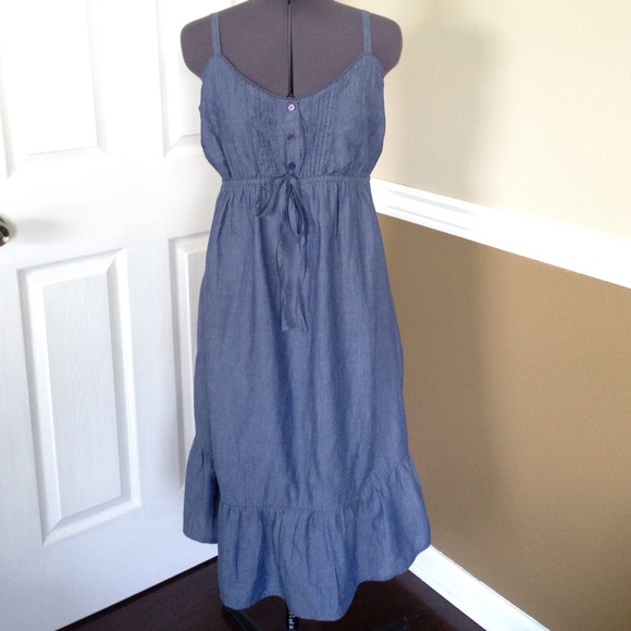 🌿Old Navy Chambray Maternity Dress size small.