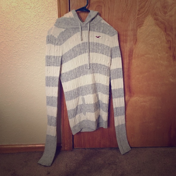 Hooded grey and white Hollister sweater