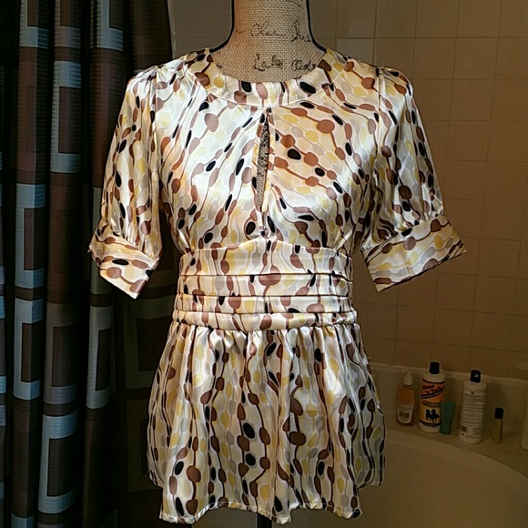 BCBGMaxAzria Tops - BCBG Yellow print silky top