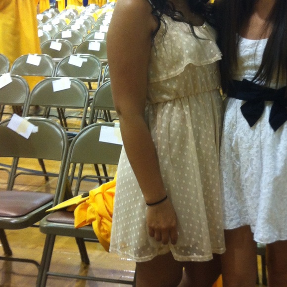 ✨SOLD IN BUNDLE✨Lace nude polka-dot dress - Picture 4 of 4