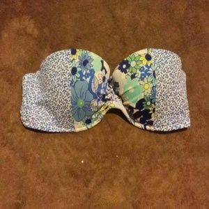 Strapless swim top