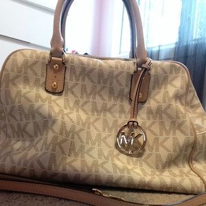 Michael Kors shoulder bag with strap