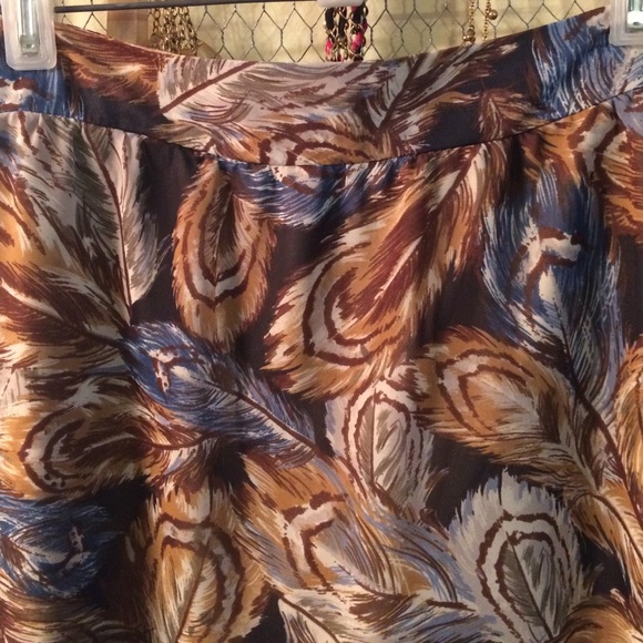 Peacock patterned flowy high low summer skirt - Picture 2 of 5