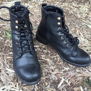 White Mountain Black Combat Boots Size 8