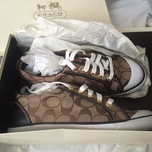 Coach Barrett shoes. Size 8.