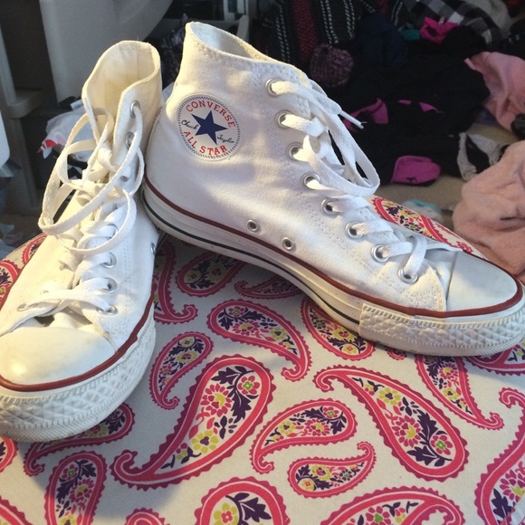WHITE CONVERSE HIGH TOPS