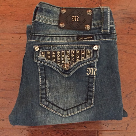 dark wash, boot cut, miss me jeans.