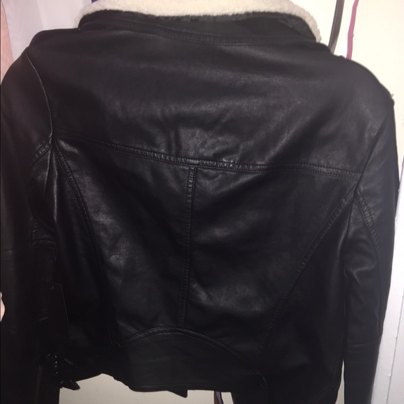 Faux Leather jacket with fur lining on collar - Picture 2 of 2