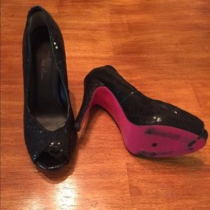 Sequence black heals