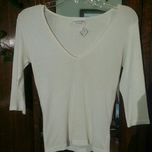 White v-neck  Michael  Stars  shirt -nwt