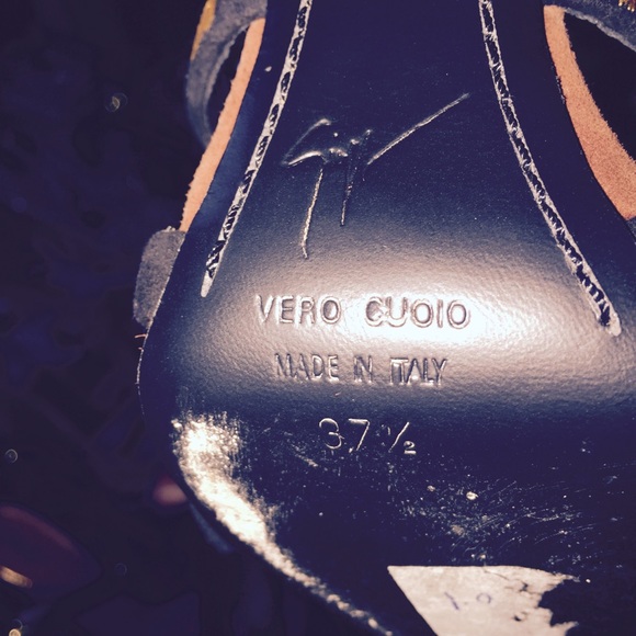 Guiseppe zanotti new β€οΈ! So hot!! π₯π₯π₯ - Picture 3 of 4