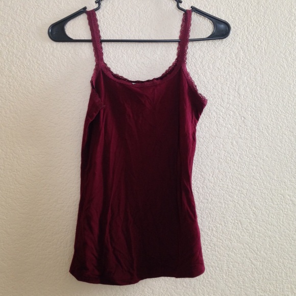 ACCEPTING ALL OFFERS! ❤️ Forever 21 dark red tank