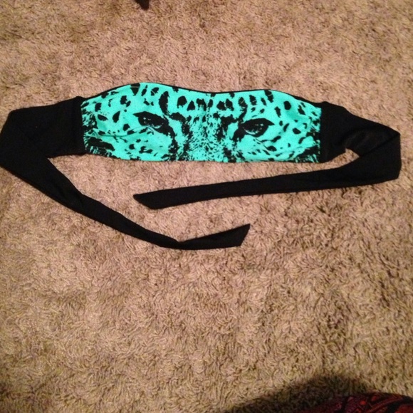 Strapless bikini top