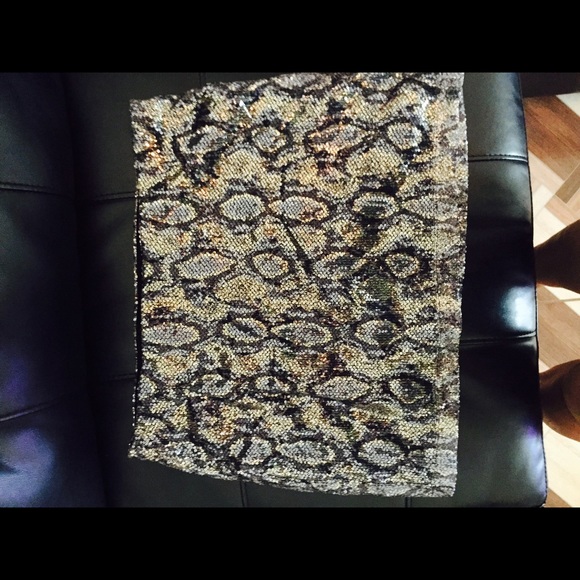 Skirt - Picture 2 of 2