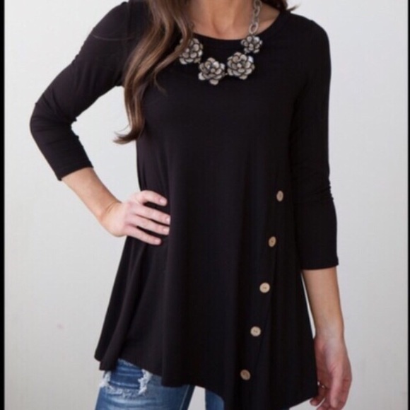 ️SOLD IN BUNDLE Pastel  Blue side button tunic - Picture 2 of 3