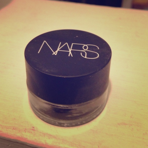 Nars eye paint in "Snake Eyes"