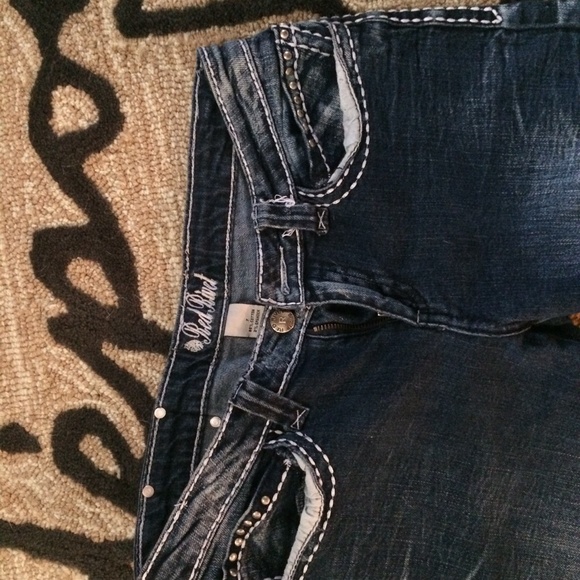 Red rivet jeans - Picture 4 of 4