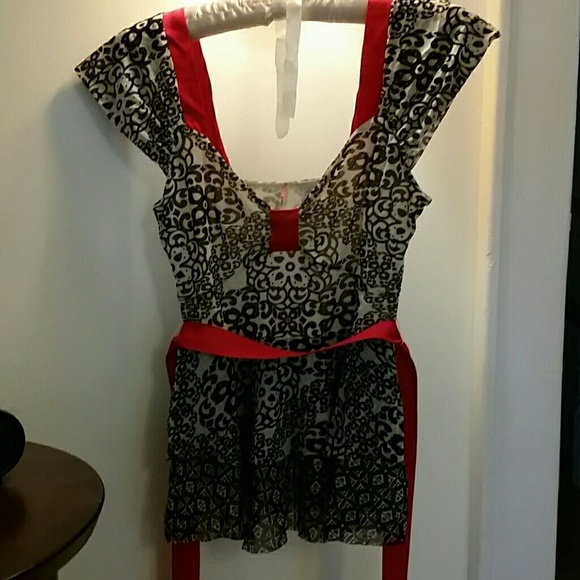 Red and black anthro top - Picture 2 of 3