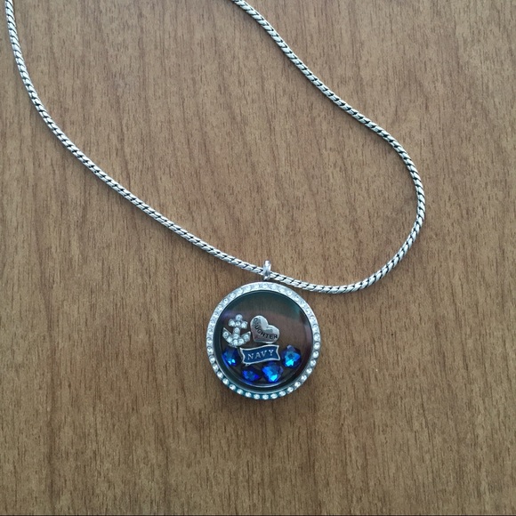 Origami owl navy necklace