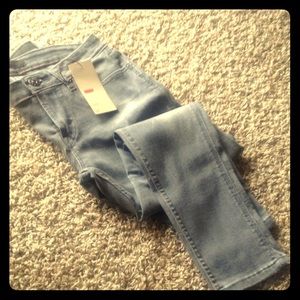 ✨NEW✨ Levi's Jean Legging 💗