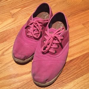 Toms pink lace-up with burlap