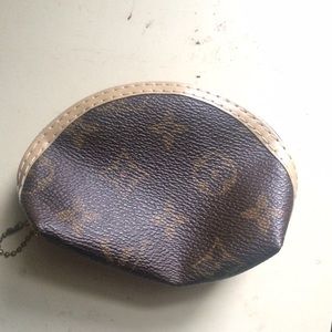 Louis Vuitton change bag