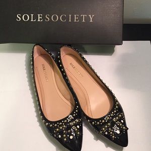 Cute black flat in style of "So-Marigold"