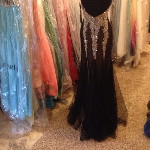 Jovani dress in black and nude - Picture 3 of 4