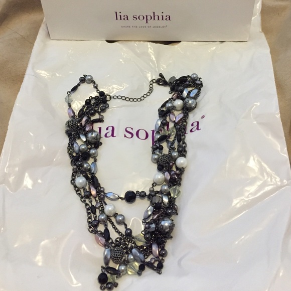 💥Lia Sophia Katie necklace💥