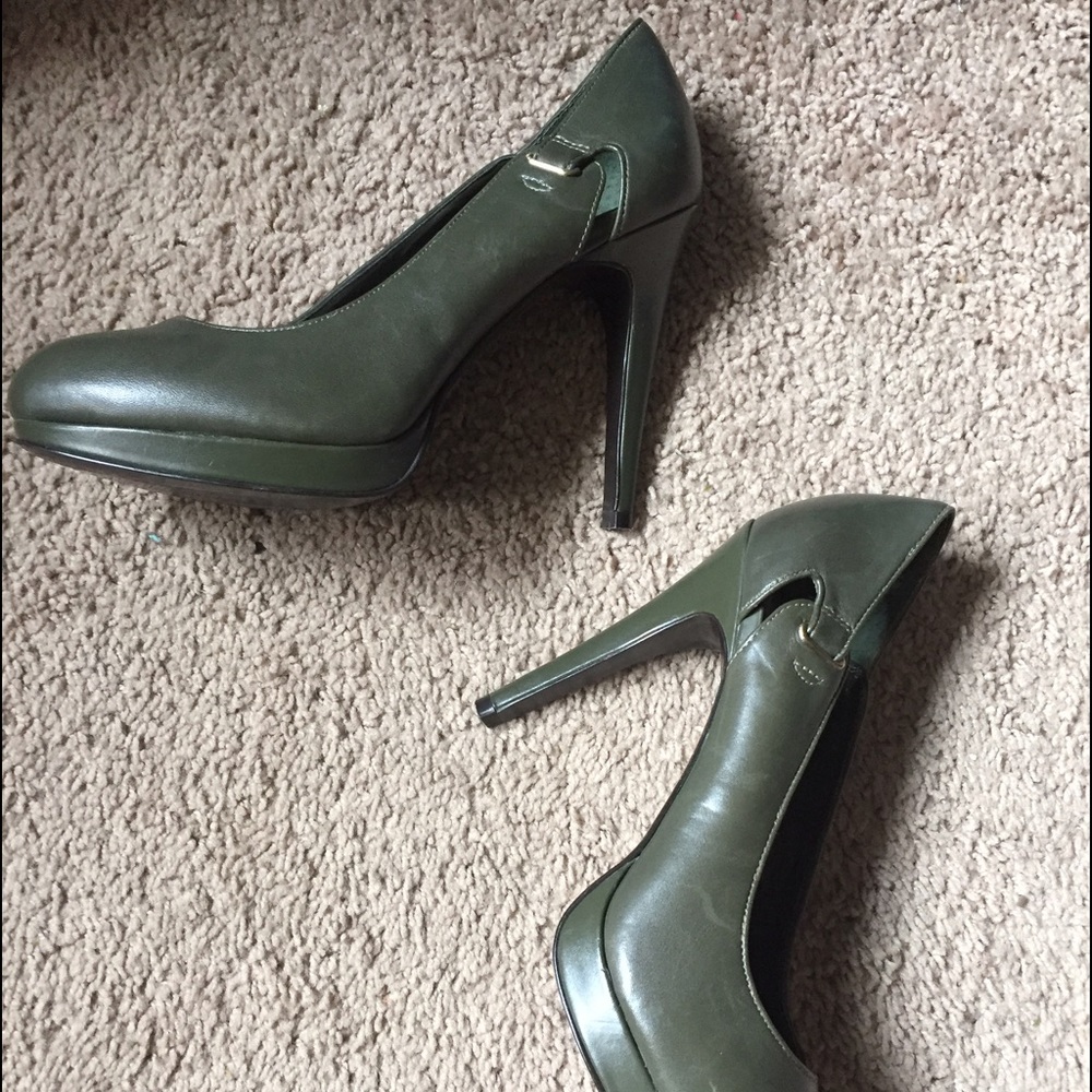 Pumps - Picture 3 of 4