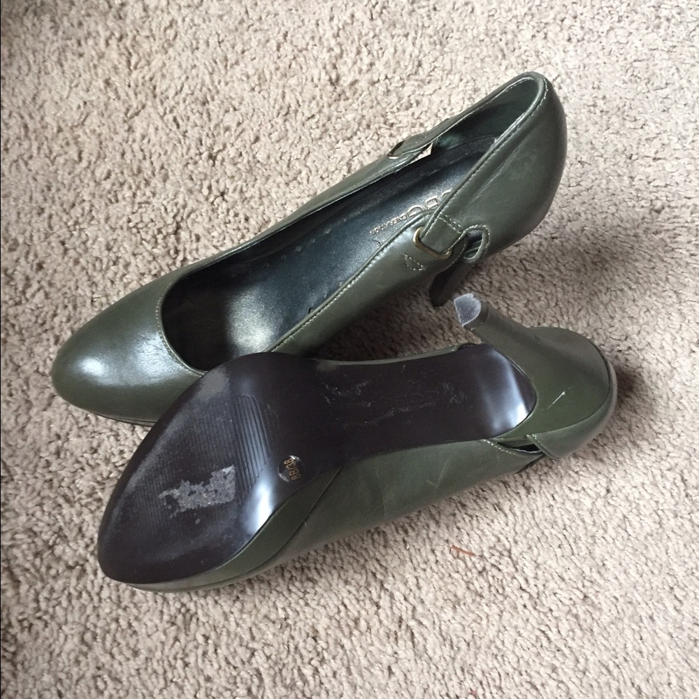 Pumps - Picture 4 of 4