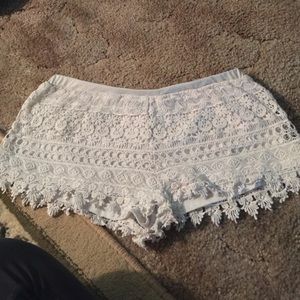 Divided lace shorts