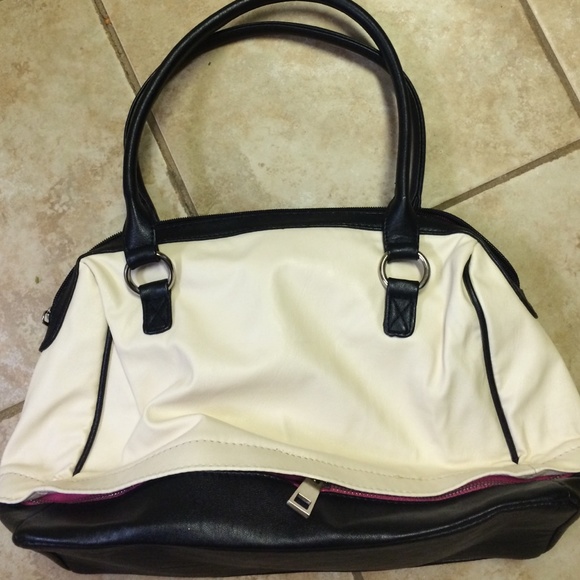 NEVER USED Off white and black mark bag