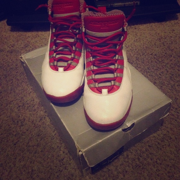 Jordan '04 varsity red 10s