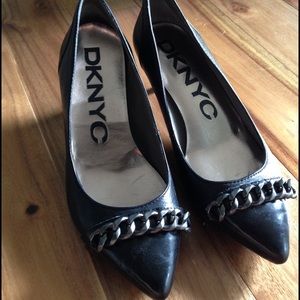 Black kitten heel pumps sz 7