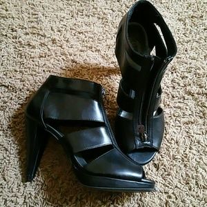 **FINAL REDUCTION** Black summer bootie heels