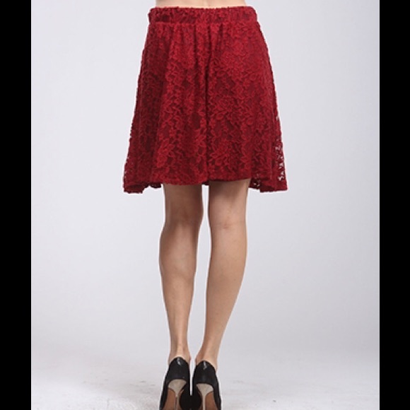 Lace overlay skater skirt - Picture 2 of 4