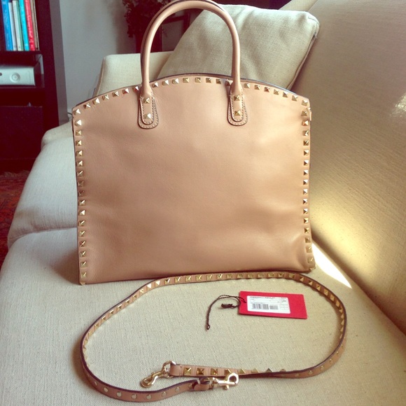 AUTHENTIC VALENTINO GARAVANI ROCKSTUD DOME