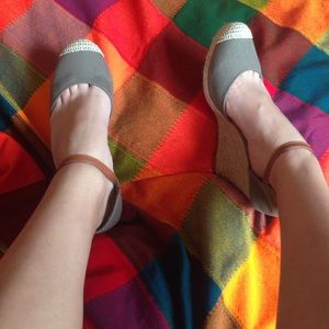 Olive green wedges 👒