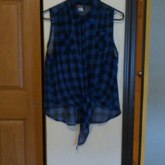 Blue/Black plaid sleeveless top
