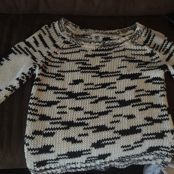Knitted baggy sweater!