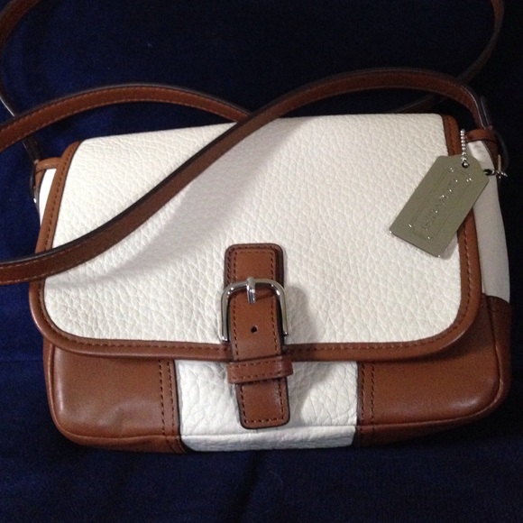 🎉REDUCED🎉 COACH Leather Crossbody