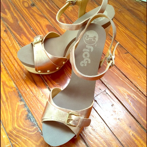 Super cute real flogg clog sandals
