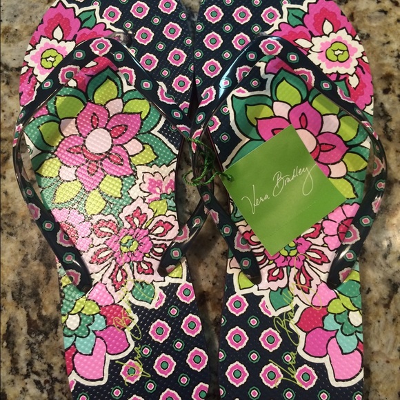NWT Vera Bradley flip flops! Size 9