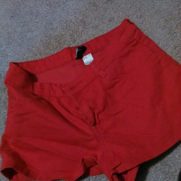 red shorts