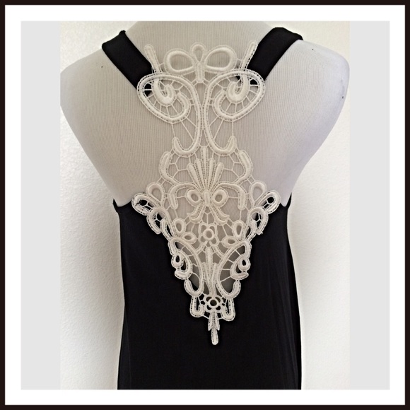 🚛SALE🚛FREAKIN ADORABLE Tunic Crochet Back - Picture 2 of 3