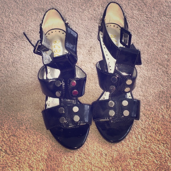 Cute black BCBG heels!