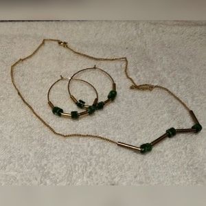 GOLDTONE & JADE GREEN BEAD NECKLACE & EARRINGS SET